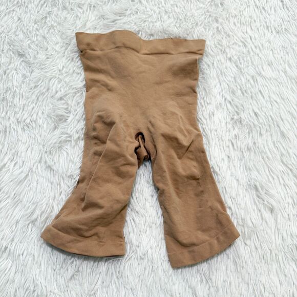 Women SKIMS Seamless Sculpt Mid Thigh Thong in Clay Size Extra Small - Picture 2 of 7